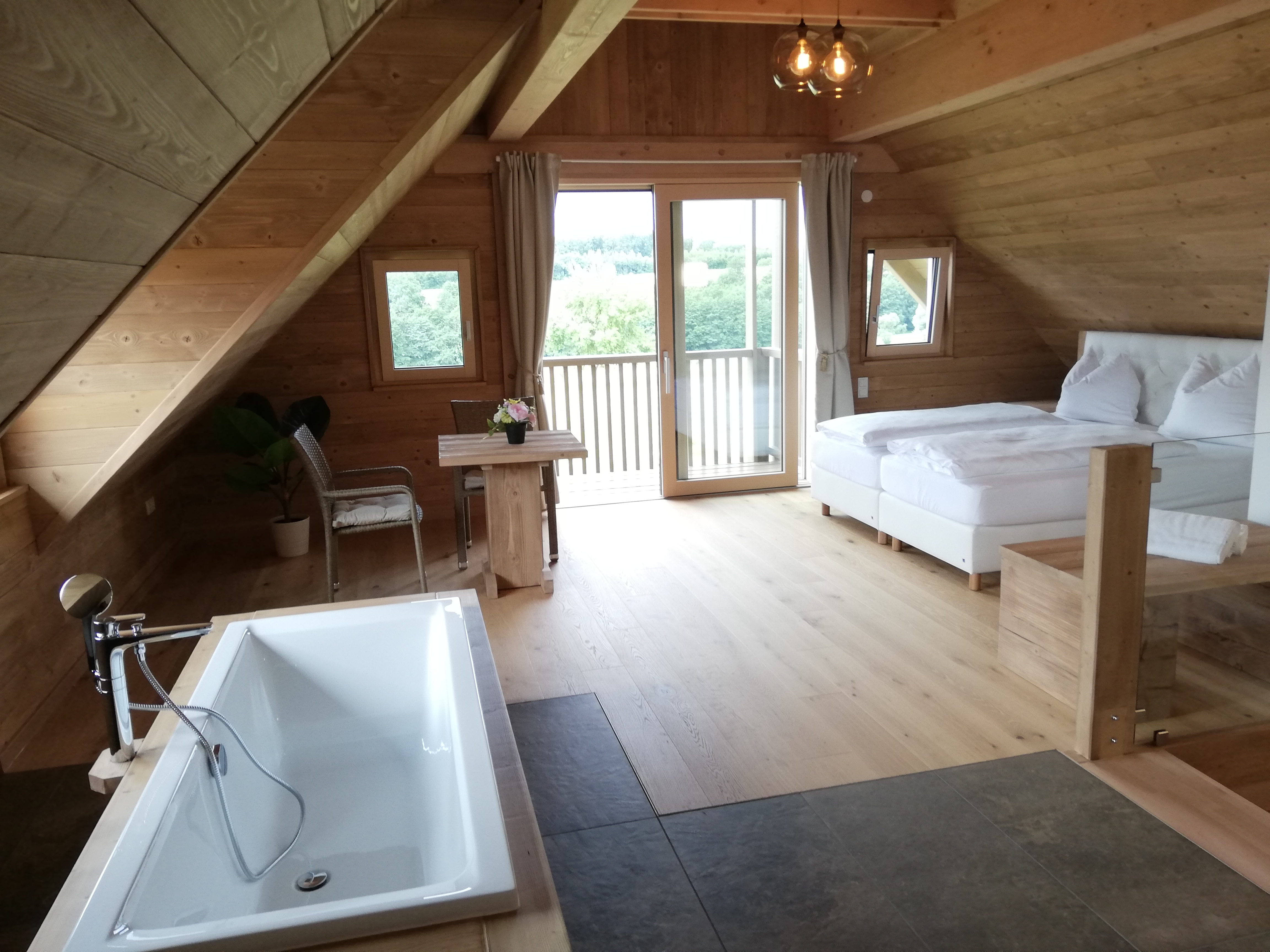 GOLF RESORT KLÖCH Hütten im Detail Chalet Merlot