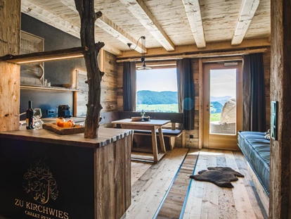 Hüttendorf - Whirlpool: beim Chalet - Chalet Resort - ZU KIRCHWIES
