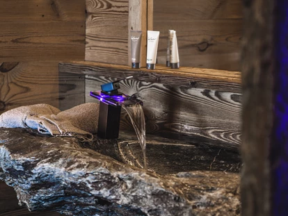 Hüttendorf - Whirlpool: beim Chalet - Chalet Resort - ZU KIRCHWIES
