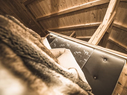 Hüttendorf - Whirlpool: beim Chalet - Chalet Resort - ZU KIRCHWIES