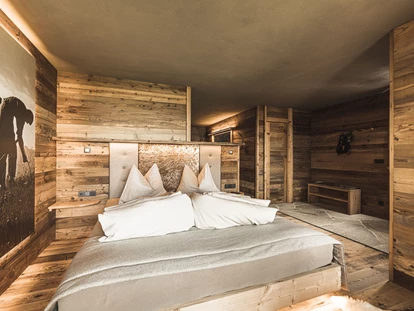 Hüttendorf - Whirlpool: beim Chalet - Chalet Resort - ZU KIRCHWIES