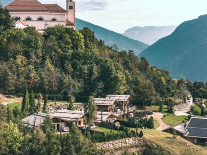 Hüttendorf - Whirlpool: beim Chalet - Chalet Resort - ZU KIRCHWIES