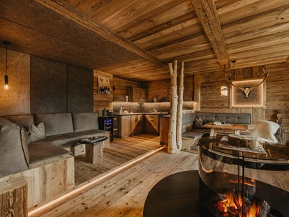 Hüttendorf - Whirlpool: beim Chalet - Chalet Resort - ZU KIRCHWIES