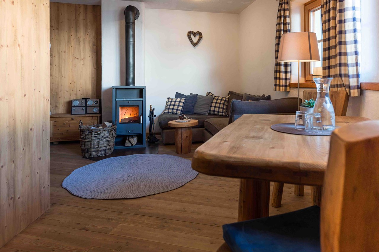 1001meter by Hüttendorf Maria Alm Hütten im Detail Appartement Biber Stube