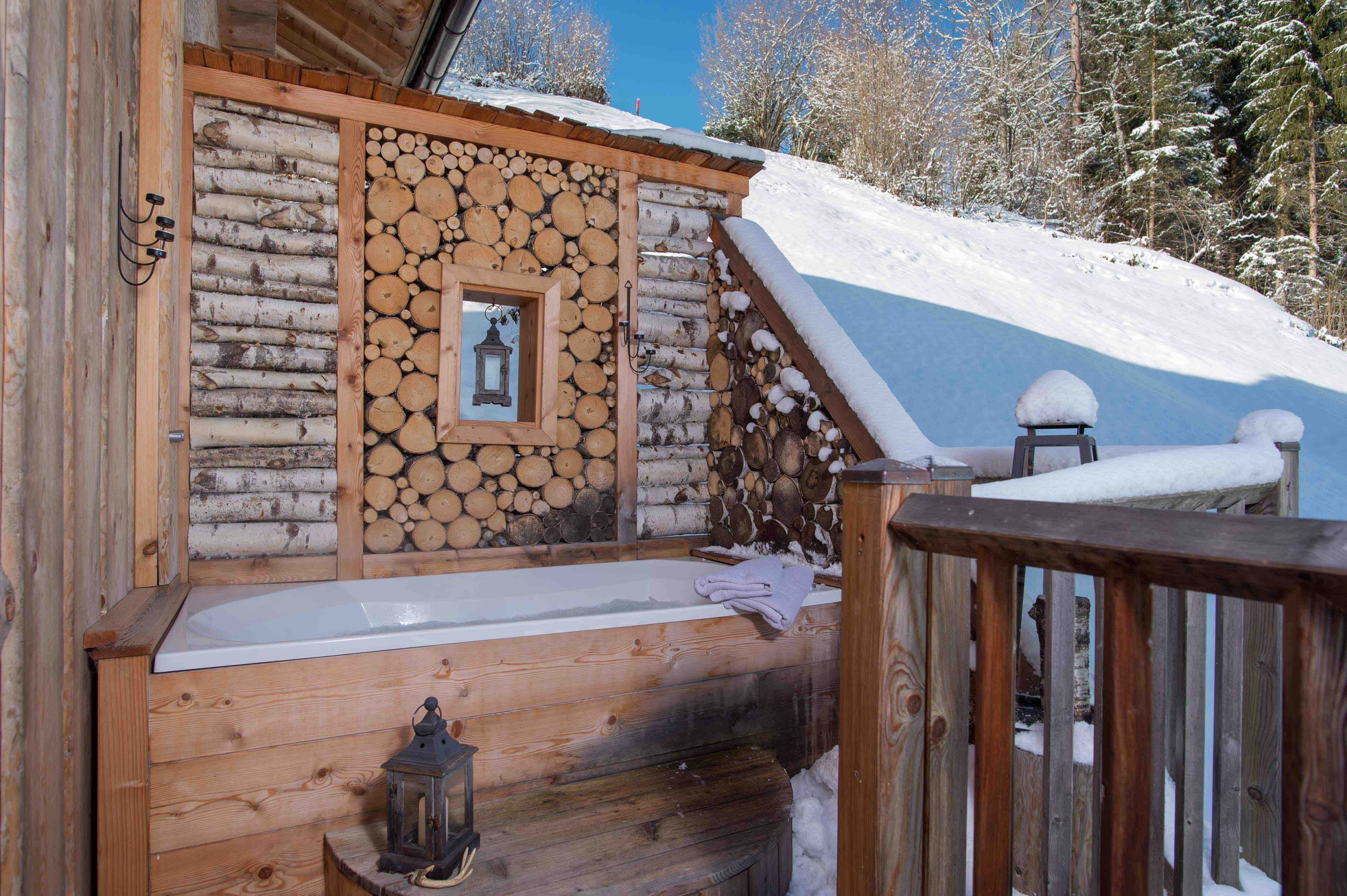 Hüttendorf Maria Alm Hütten im Detail Edelweiß und Edelweiß Element Chalet