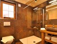 Chalet: jeweils 2 Badezimmer in den großen Hütten -  Lechtal Chalets