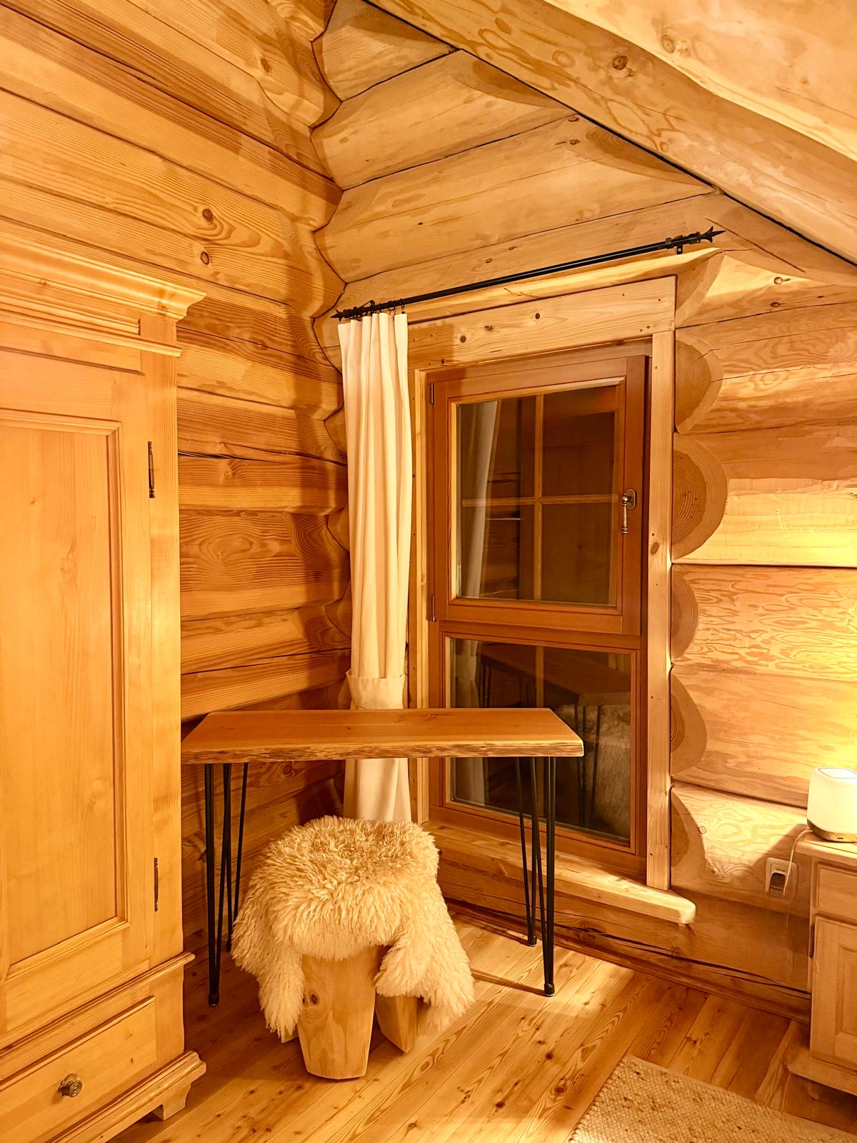 Chalet: Schlafzimmer mit Arbeitsplatz - Kreischberg Lodge