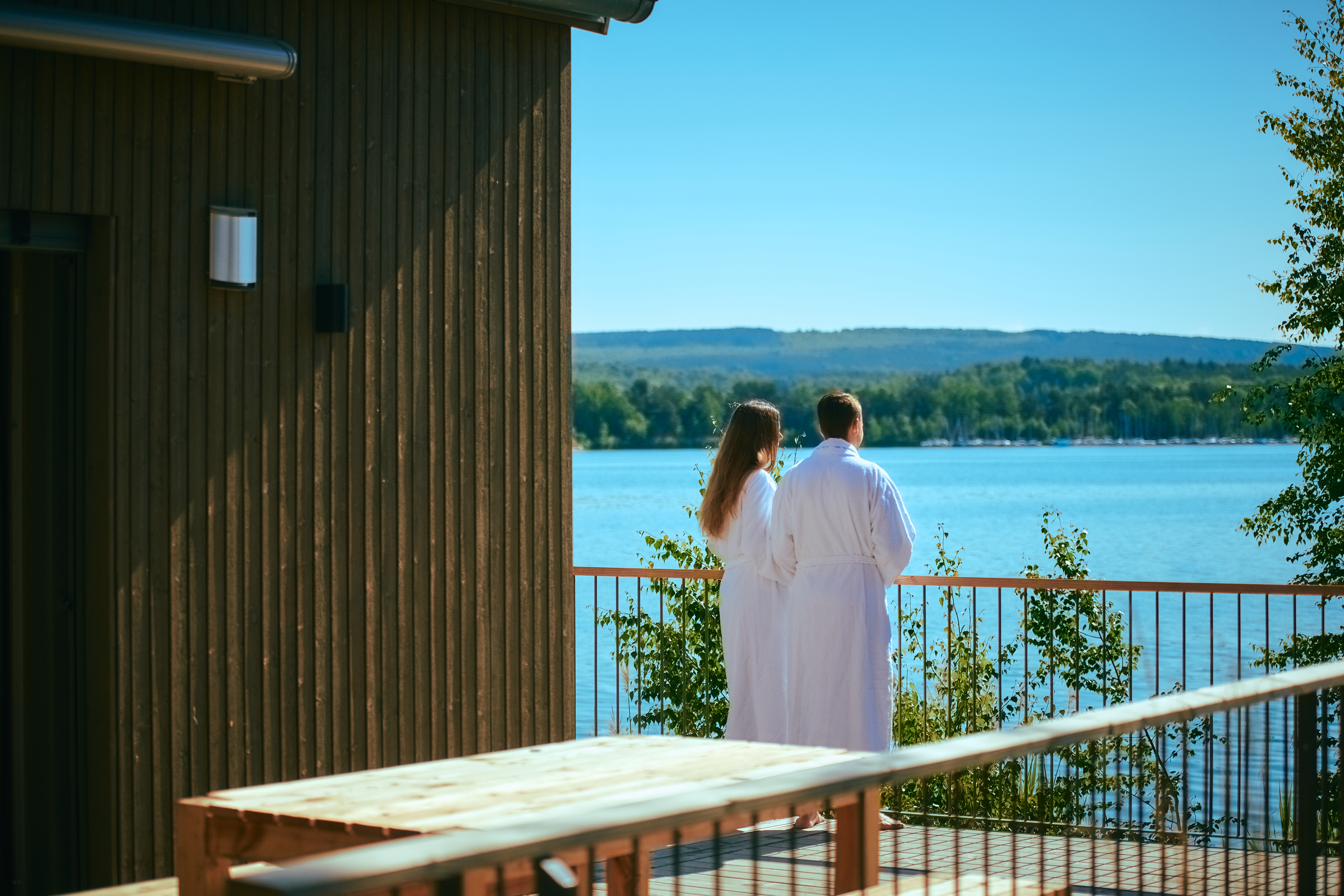 Hüttendorf - Brennberg - Chalet Resort Seenland GmbH