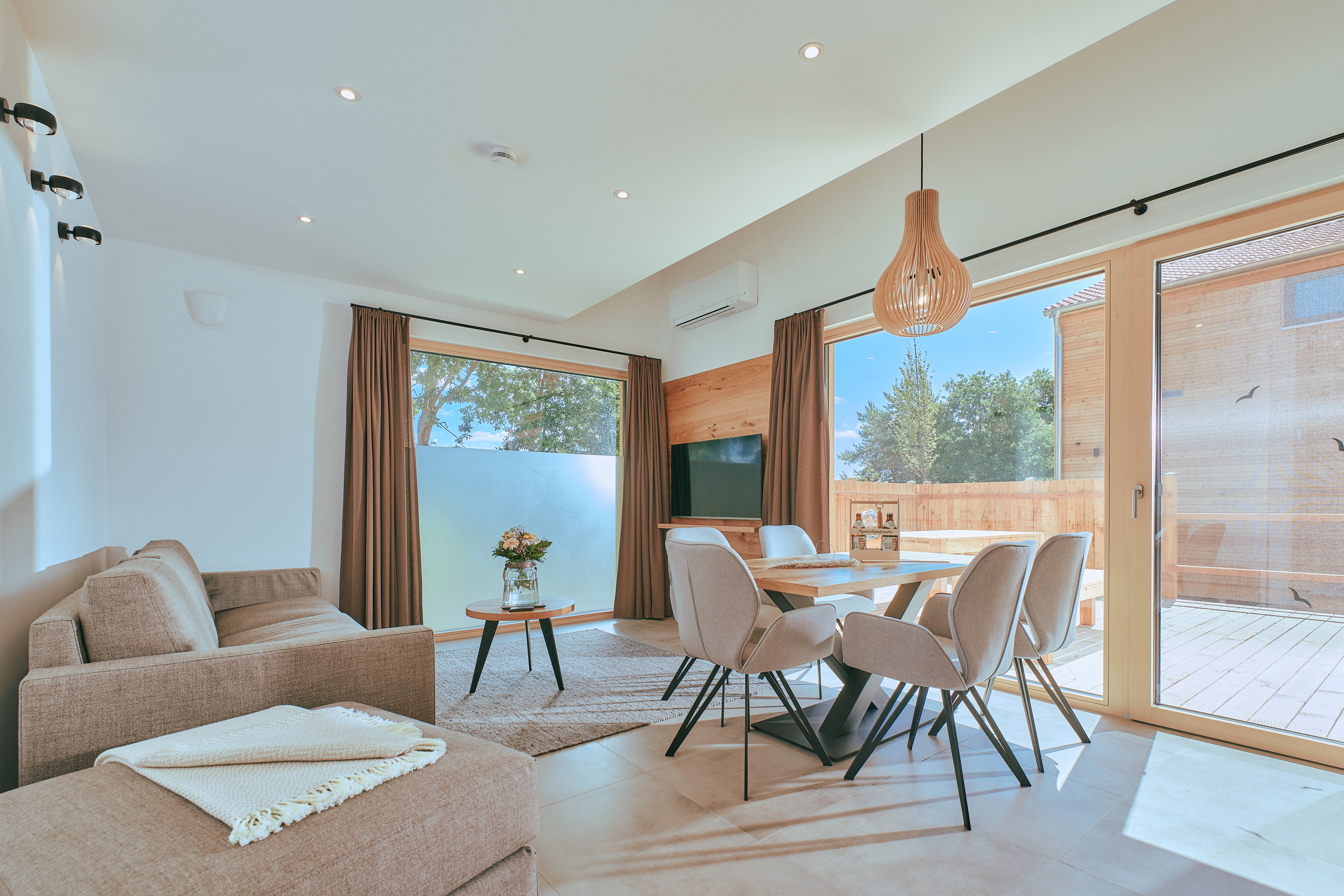 Chalet Resort Seenland GmbH Hütten im Detail Seechalet