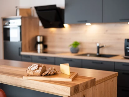 Hüttendorf - Schröcken - Detailaufnahme Küche - DIE ZWEI Sonnen Chalets