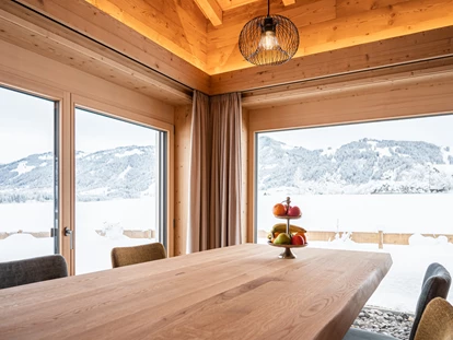 Hüttendorf - Schröcken - Blick auf die verschneiten Gipfel - DIE ZWEI Sonnen Chalets