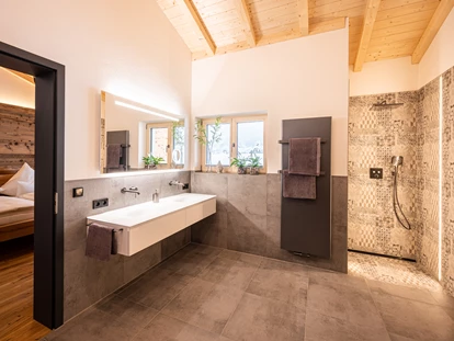 Hüttendorf - Schröcken - Badezimmer en Suite  - DIE ZWEI Sonnen Chalets
