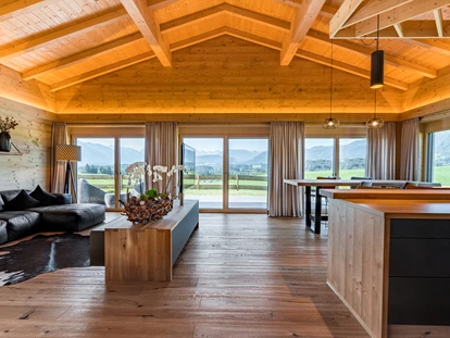 Hüttendorf - Schröcken - Chaletansicht Sommer - DIE ZWEI Sonnen Chalets