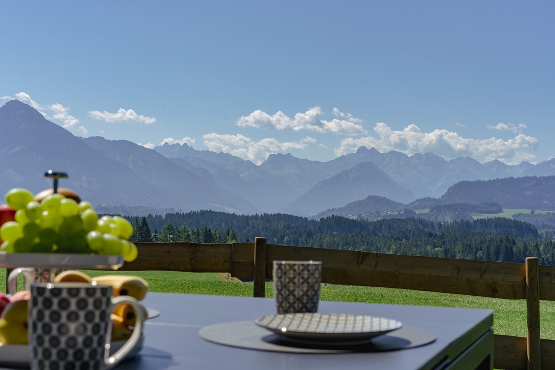 Chalet: Terrasse mit Blick auf die Allgäuer Alpen - DIE ZWEI Sonnen Chalets