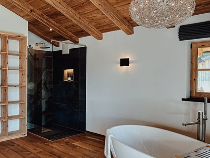 Hüttendorf - Fügenberg - Chalets Bayrischzell mit privatem Hottub und Sauna