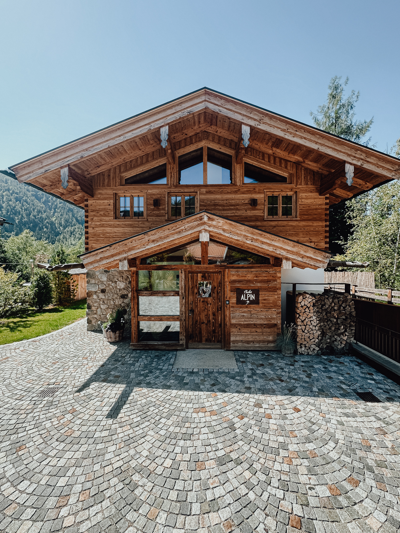 Chalets Bayrischzell mit privatem Hottub und Sauna Hütten im Detail Chalet Alpin