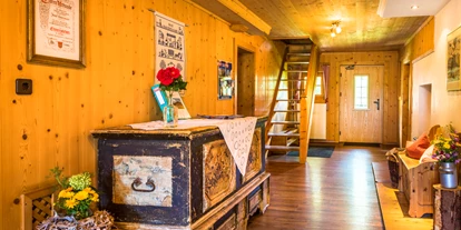 Hüttendorf - PLZ 5672 (Österreich) - Eingangsbereich Chalet Bascht - Chalet Marolden