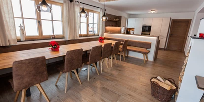 Hüttendorf - PLZ 5672 (Österreich) - Essbereich Chalet Sepp - Chalet Marolden