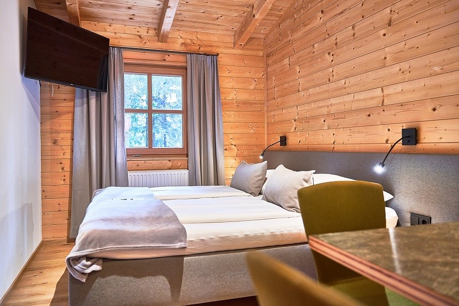 Baumhotels WaldEntdeckerWelt Hütten im Detail Waldzimmer