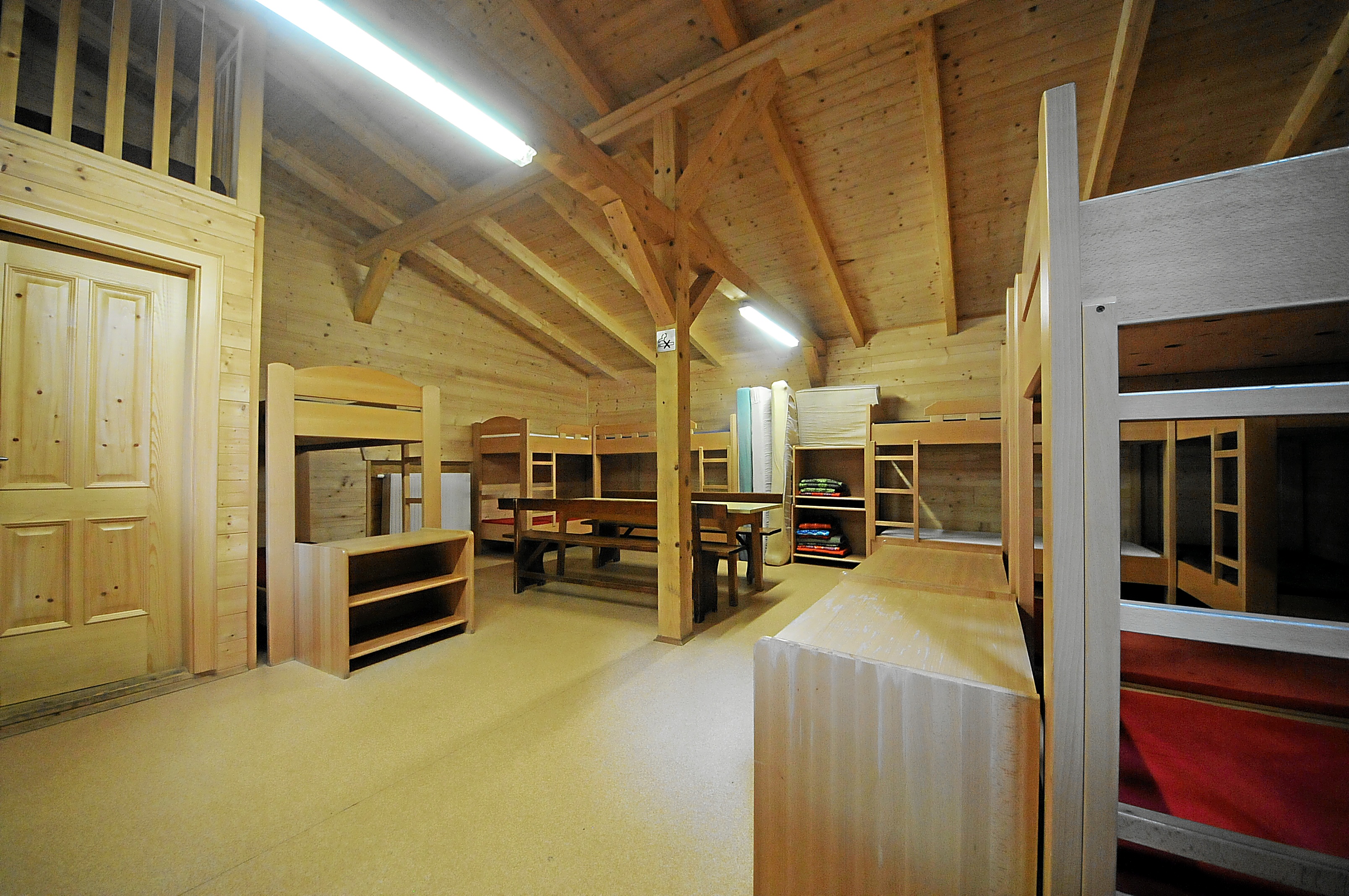 Baumhotels WaldEntdeckerWelt Hütten im Detail Gruppenbaumhaus
