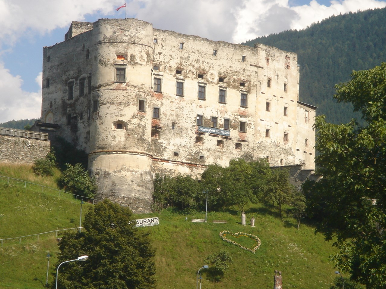 Smileys Fluss Chalet Ausflugsziele Künstler Stadt Gmünd 