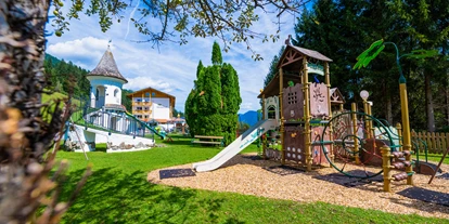 Hüttendorf - Chaletgröße: 8 - 10 Personen - großer Kinderspielplatz - Glocknerhaus Naturdomizil