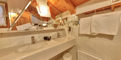 Hüttendorf - Chaletgröße: 8 - 10 Personen - Badezimmer 1 - Glocknerhaus Naturdomizil