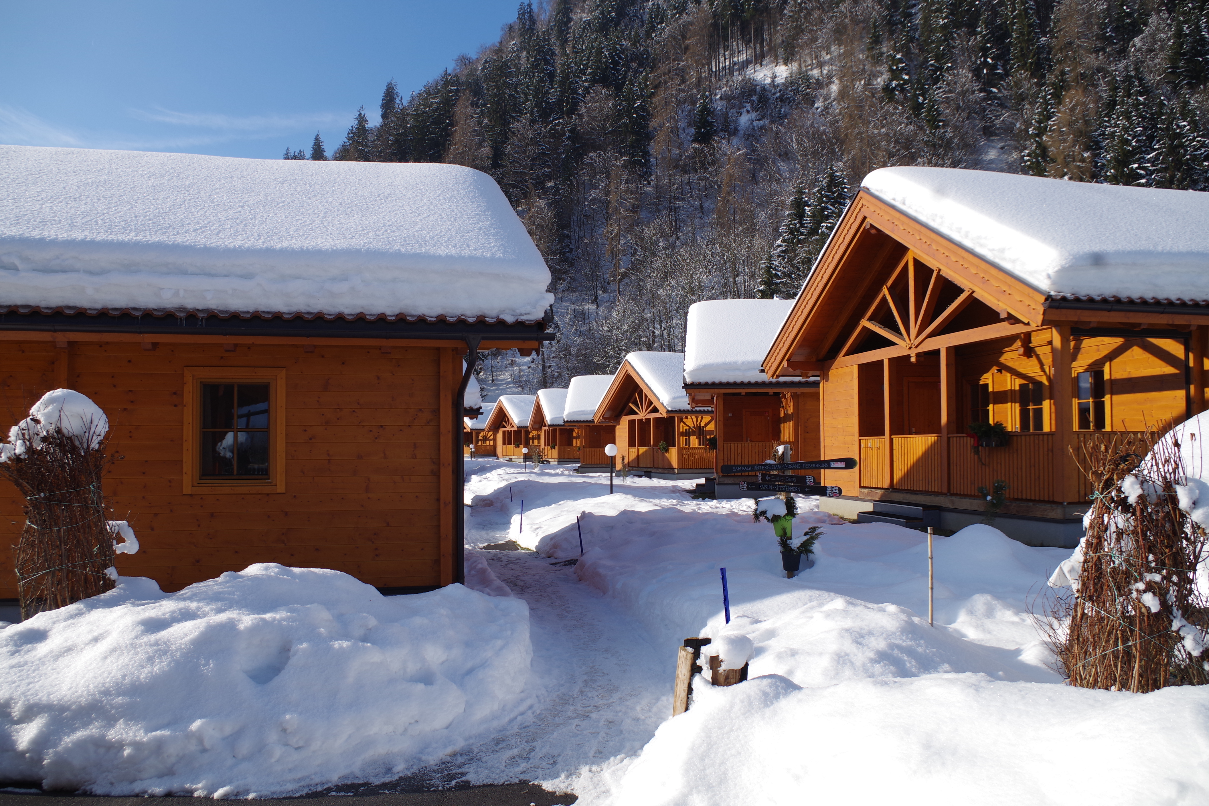 Hüttendorf - PLZ 5672 (Österreich) - Winter - Chaletdorf ZellerSee