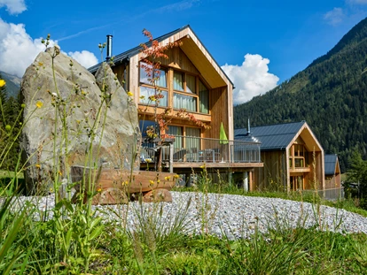 Hüttendorf - PLZ 5672 (Österreich) - Außenansicht Chalet - HOCHoben camp & explore