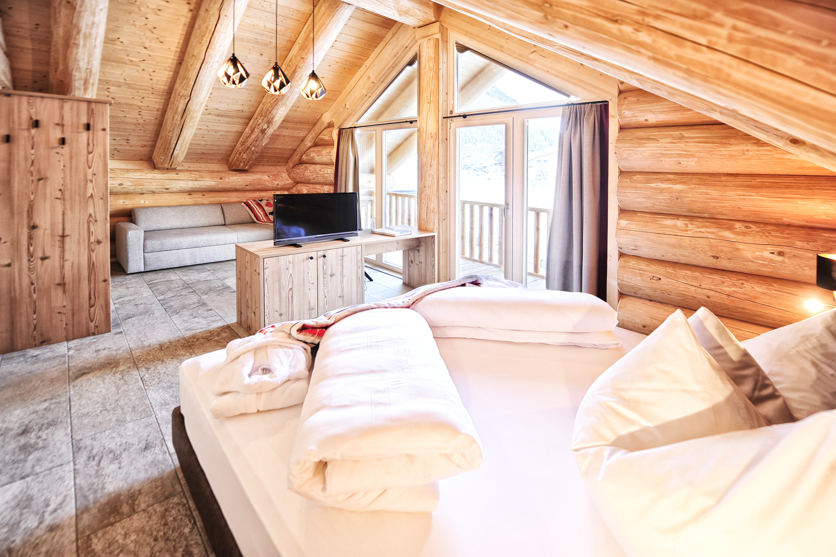 Chalet: Summit Lodges