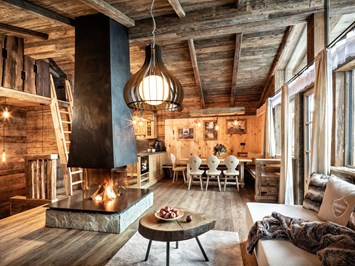 Bergdorf Prechtlgut Hütten im Detail Alpen Luxury Lodge