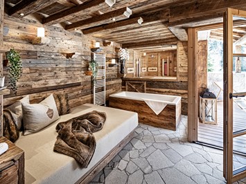 Bergdorf Prechtlgut Hütten im Detail Kuschel Luxury Lodge