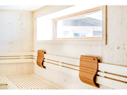 Hüttendorf - Whirlpool: beim Chalet - Sauna - STERN MOUNTAIN CHALETS ****