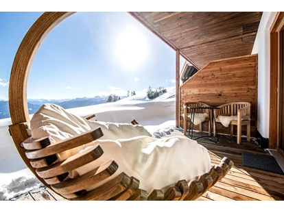 Hüttendorf - Whirlpool: beim Chalet - Terrasse - STERN MOUNTAIN CHALETS ****