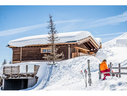 Hüttendorf - Whirlpool: beim Chalet - STERN MOUNTAIN CHALETS ****