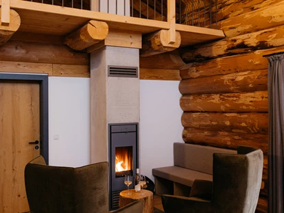 Hüttendorf - Whirlpool: beim Chalet - Laumertal