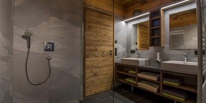 Hüttendorf - Chaletgröße: 4 - 6 Personen - Pinzgau - Chalet Herbstzeit Leogang Badezimmer - Herbstzeit Chalet Leogang