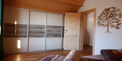 Hüttendorf - Chaletgröße: 8 - 10 Personen - Master-Schlafzimmer, Rotfuchs - Designchalets Heidialm-Falkertsee