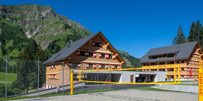 Hüttendorf - Chaletgröße: 2 - 4 Personen - Ski Arlberg - Beachvolleyballplatz am Berghaus Schröcken - Berghaus Schröcken