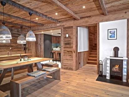 Hüttendorf - Schröcken - Wohnbereich im Arlberg Chalet im Berghaus Schröcken - Berghaus Schröcken
