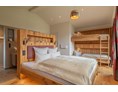 Chalet: Schlafzimmer mit 2 bequemen Etagenbetten - Gränobel Chalets