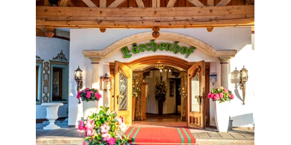 Hüttendorf - PLZ 5672 (Österreich) - Herzlich Willkommen am Lärchenhof - Chalets am Hotel Der Lärchenhof