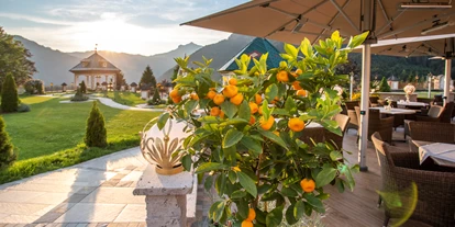 Hüttendorf - PLZ 5672 (Österreich) - Sonnenterrasse am Hotel Der Lärchenhof - Chalets am Hotel Der Lärchenhof