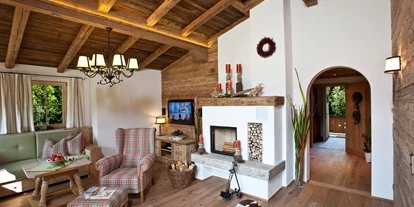 Hüttendorf - PLZ 5672 (Österreich) - Châlet Wohnraum - Chalets am Hotel Der Lärchenhof