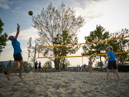 Hüttendorf - Restaurant - Beachvolleyball - VILA VITA Pannonia