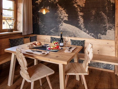Hüttendorf - Schröcken - gedeckter Esstisch Chalet Holzar - Alpglück Chalets *****