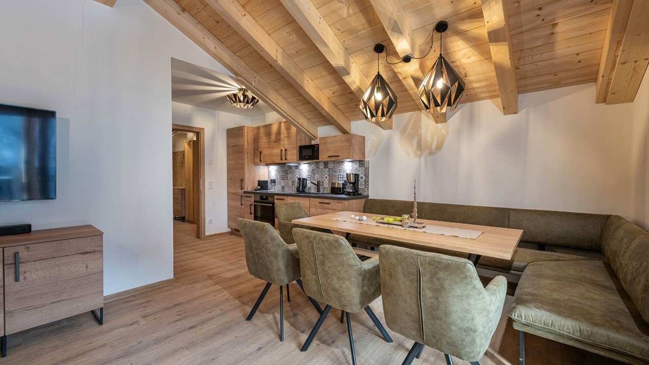 AlpenParks Apartment & Ferienresort Rehrenberg Viehhofen Hütten im Detail Apartment Royal