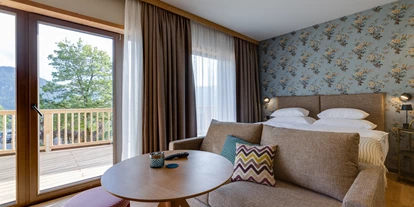 Hüttendorf - Parkplatz direkt an der Hütte - Steiermark - Panorama Suite - Hideaway Hotel Montestyria Chalets & Suiten