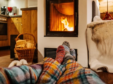 Chalet: Alle Ferienhäuser verfügen über einen Kamin. - Torfhaus HARZRESORT