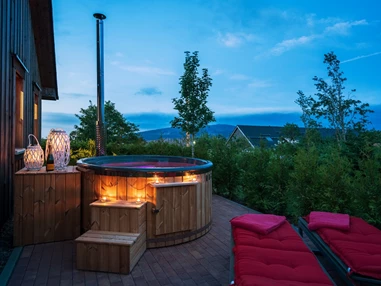 Chalet: Alle Kuschellodges verfügen über einen Whirlpool. - Torfhaus HARZRESORT